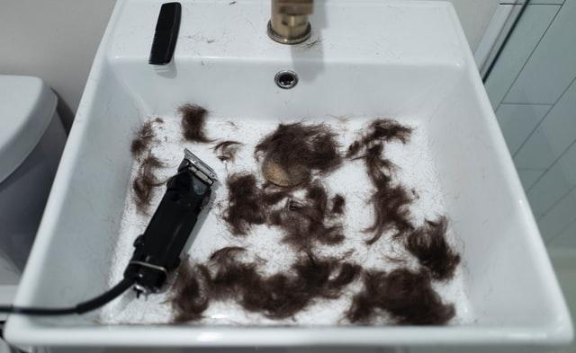 regolabarba per tagliare i capelli